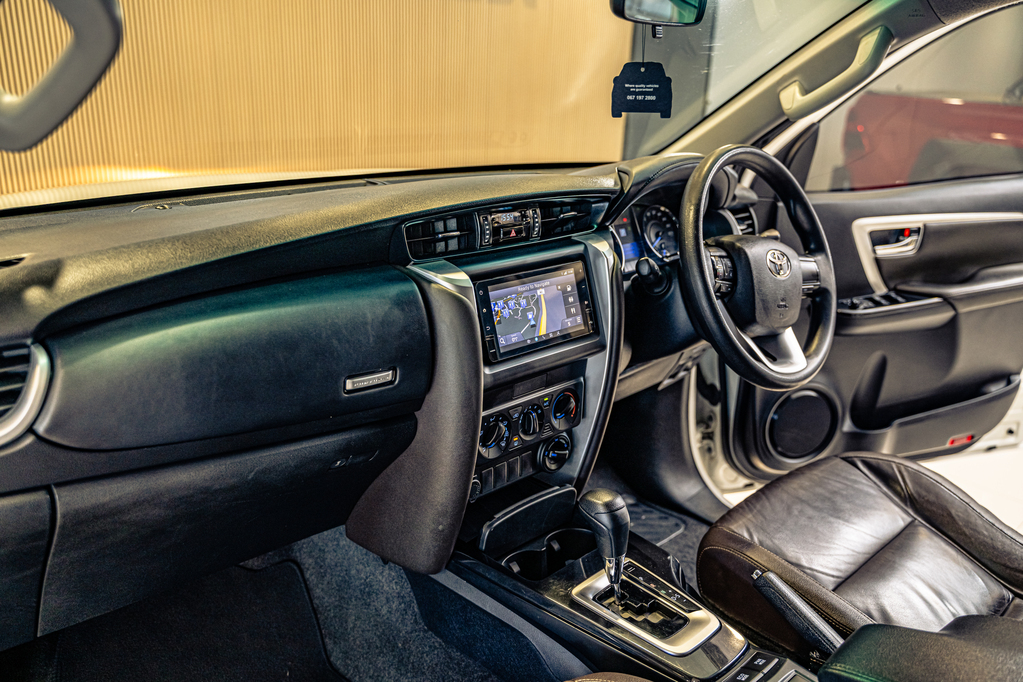 TOYOTA FORTUNER FORTUNER 2.4GD-6 4X4 A/T - 9