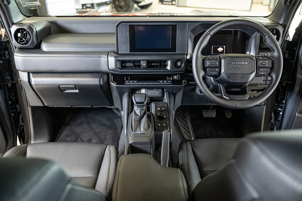 TOYOTA LANDCRUISER L/CRUISER FJ 2.7 VX A/T - 11