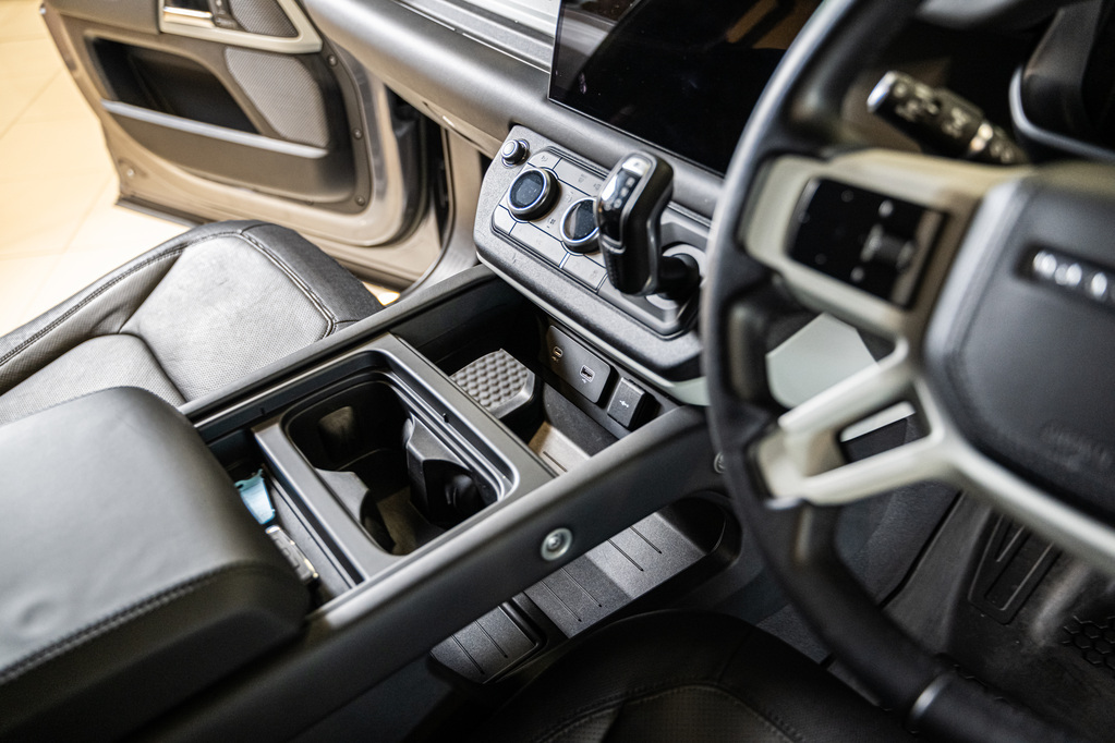 LAND ROVER DEFENDER DEFENDER 110 D300 HSE X-DYNAMIC - 19