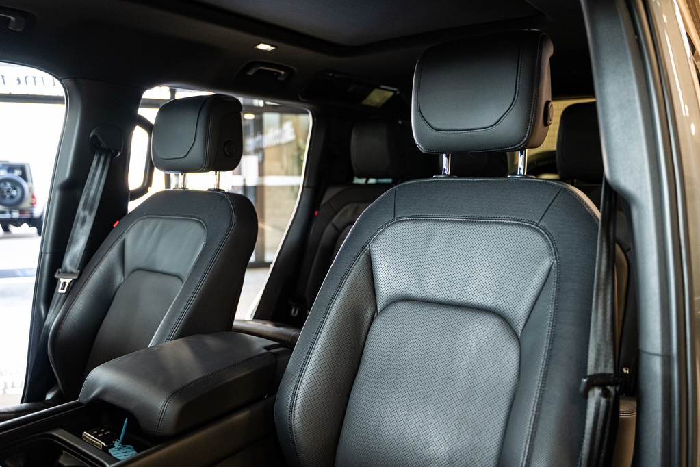 LAND ROVER DEFENDER DEFENDER 110 D300 HSE X-DYNAMIC - 9
