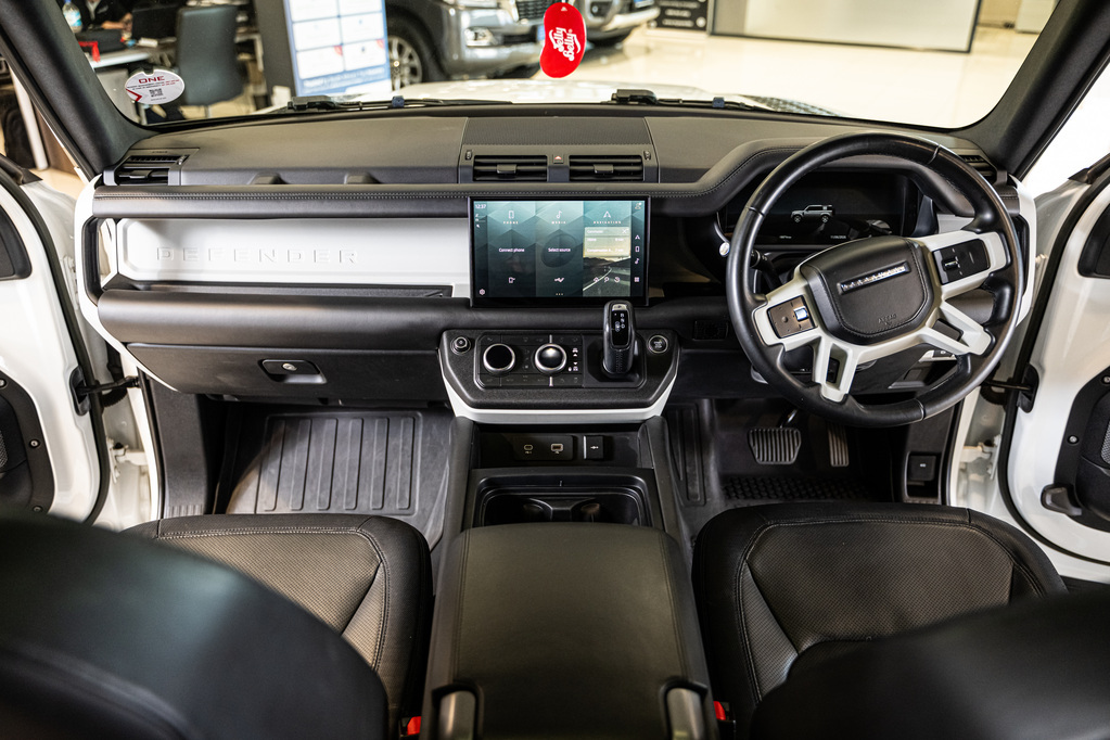 LAND ROVER DEFENDER DEFENDER 110 D300 HSE X-DYNAMIC - 10