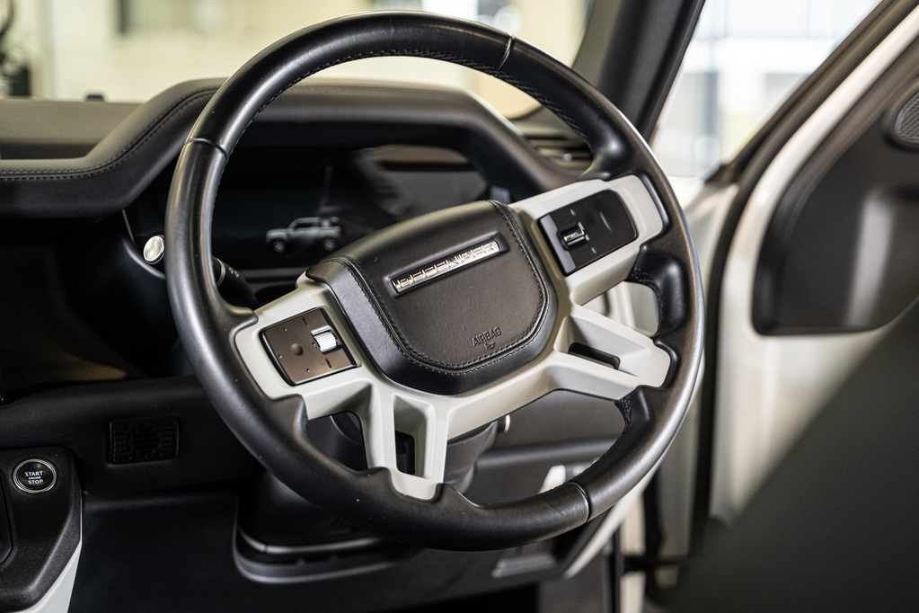 LAND ROVER DEFENDER DEFENDER 110 D300 HSE X-DYNAMIC - 11