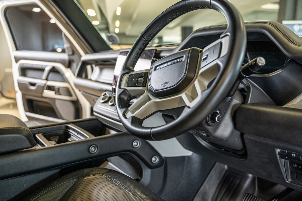 LAND ROVER DEFENDER DEFENDER 110 D300 HSE X-DYNAMIC - 19