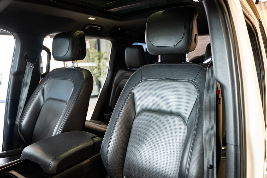 LAND ROVER DEFENDER DEFENDER 110 D300 HSE X-DYNAMIC - 8