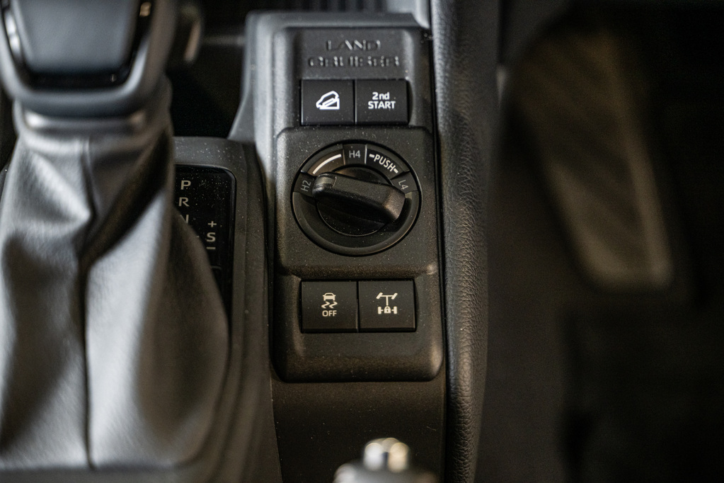 TOYOTA LANDCRUISER L/CRUISER FJ 2.7 VX A/T - 20