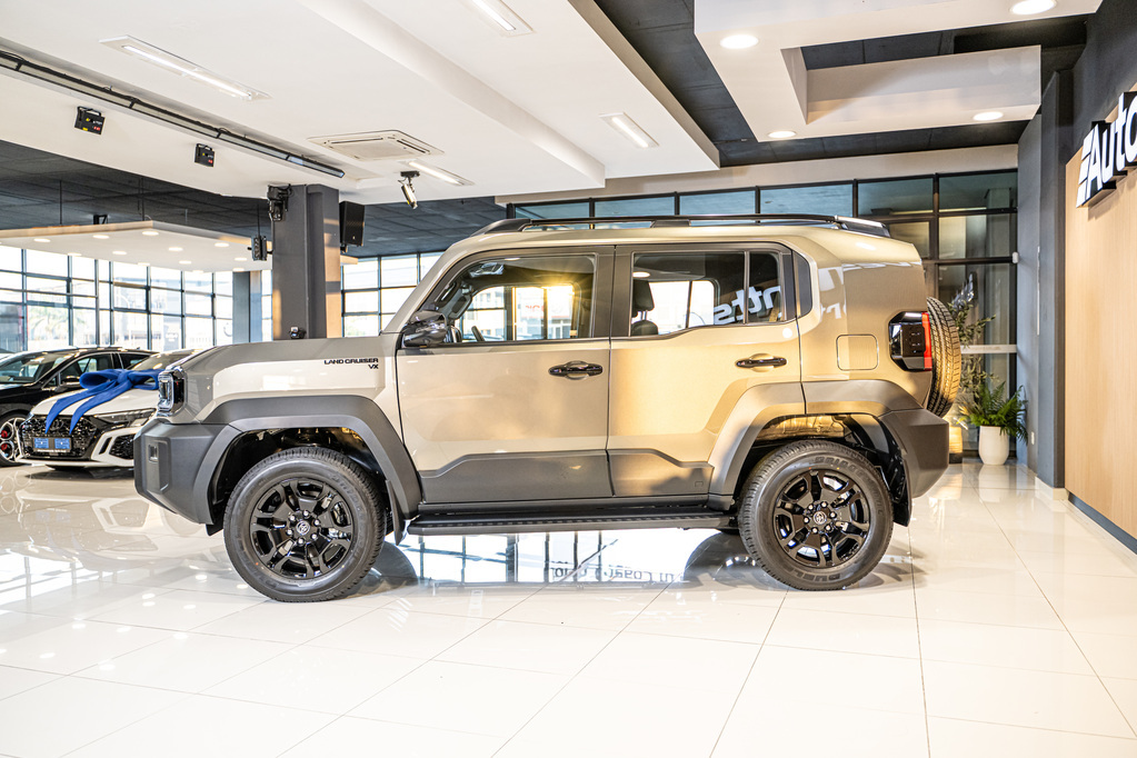 TOYOTA LANDCRUISER L/CRUISER FJ 2.7 VX A/T - 7