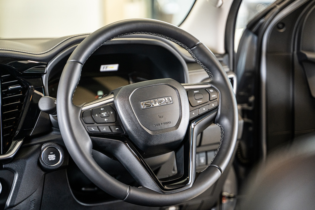 ISUZU MU-X MU-X 1.9D LS A/T - 14
