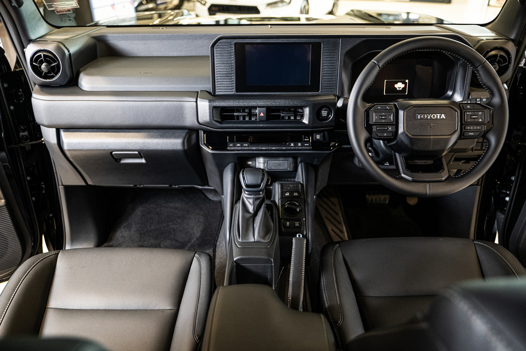 TOYOTA LANDCRUISER L/CRUISER FJ 2.7 VX A/T - 12