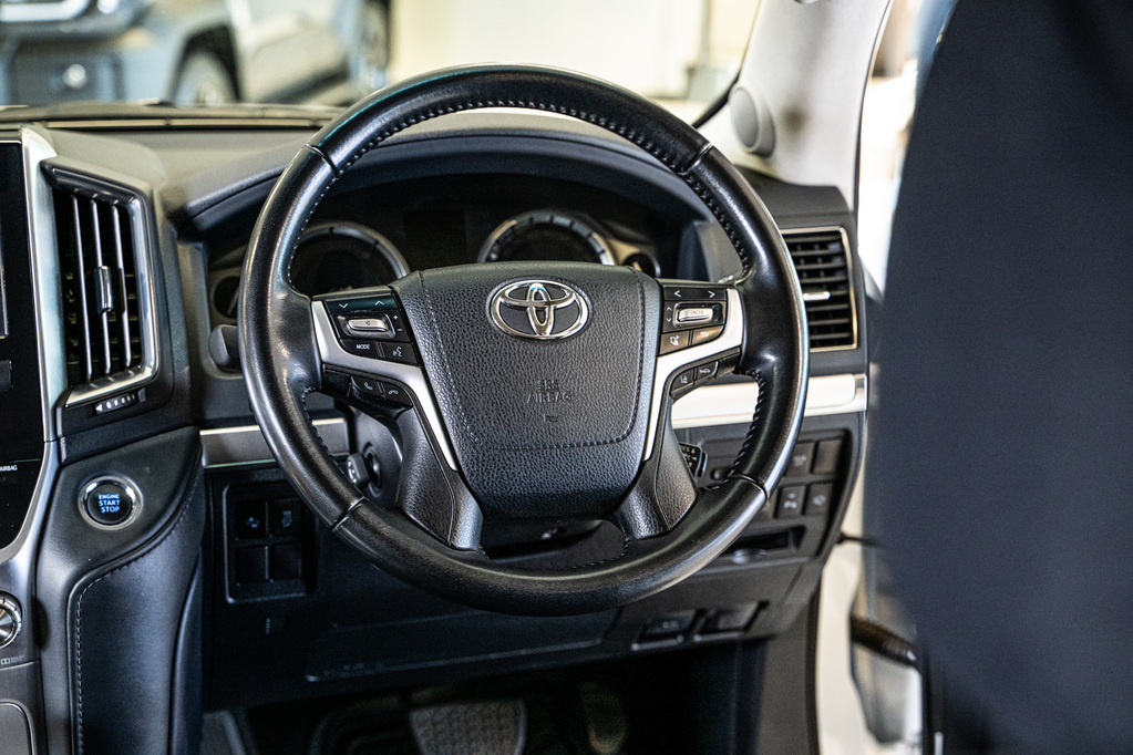 TOYOTA LAND CRUISER LAND CRUISER 200 V8 4.5D VX-R A/T - 12