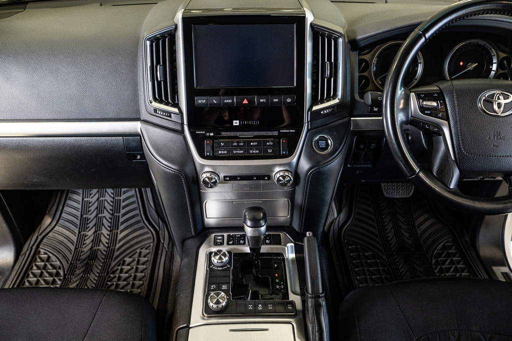 TOYOTA LAND CRUISER LAND CRUISER 200 V8 4.5D VX-R A/T - 15