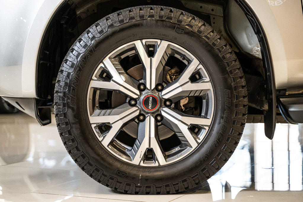 ISUZU D-MAX D-MAX 3.0 Ddi LSE 4X4 A/T E/CAB - 6