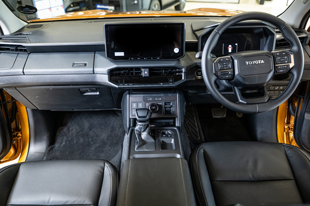 TOYOTA HILUX HILUX 2.8 GD-6 RB LEGEND 4X4 A/T P/U D/C (MHEV) - 14