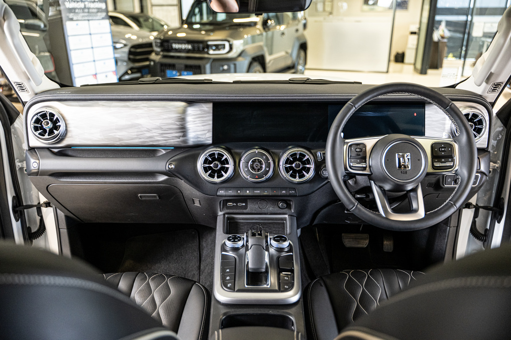 GWM TANK 300 TANK 300 2.0T SUPER LUXURY HYBRID 4X4 A/T - 12