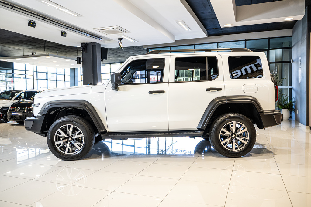 GWM TANK 300 TANK 300 2.0T SUPER LUXURY HYBRID 4X4 A/T - 9