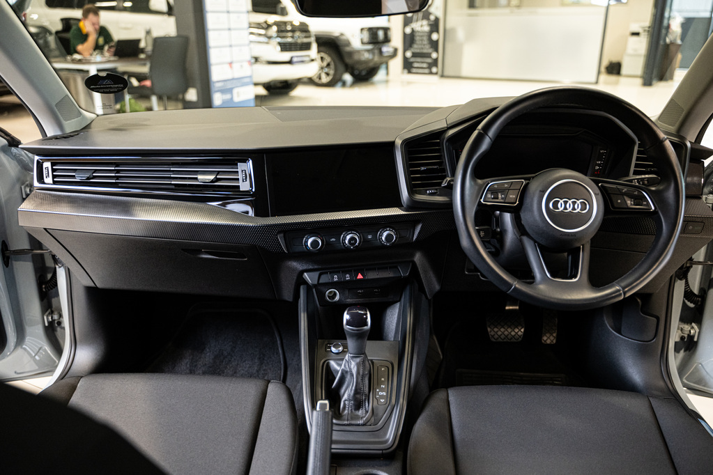 AUDI A1 A1 SPORTBACK 30 TFSI S TRONIC - 13