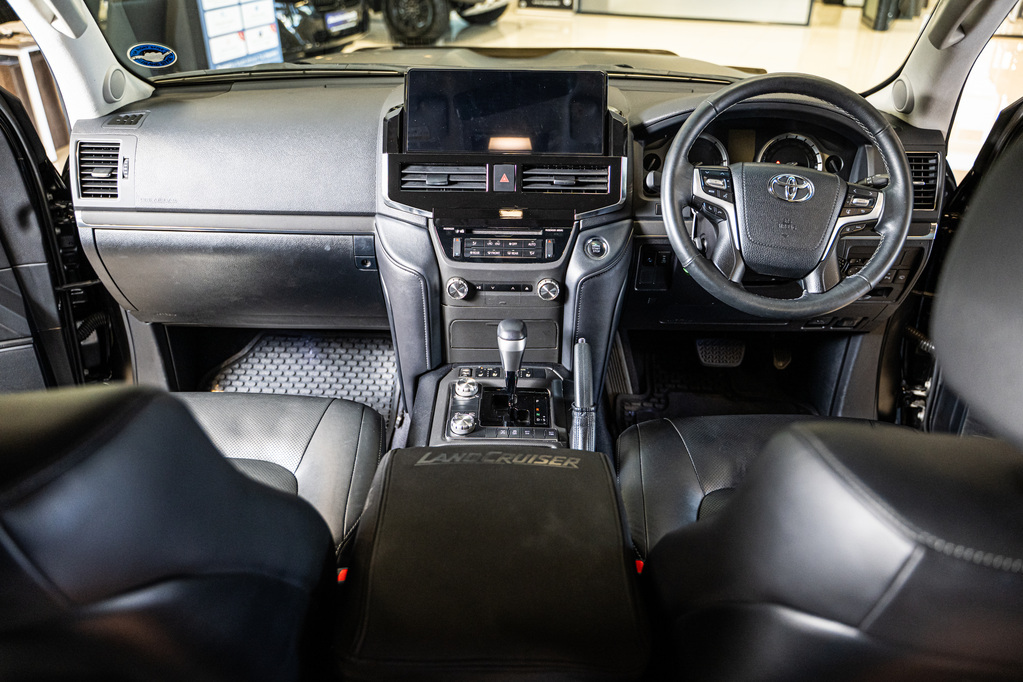 TOYOTA LAND CRUISER LANDCRUISER 200 V8 4.5D VX A/T