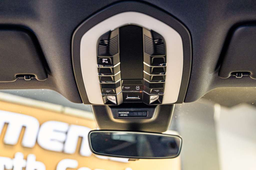 PORSCHE MACAN MACAN - 16