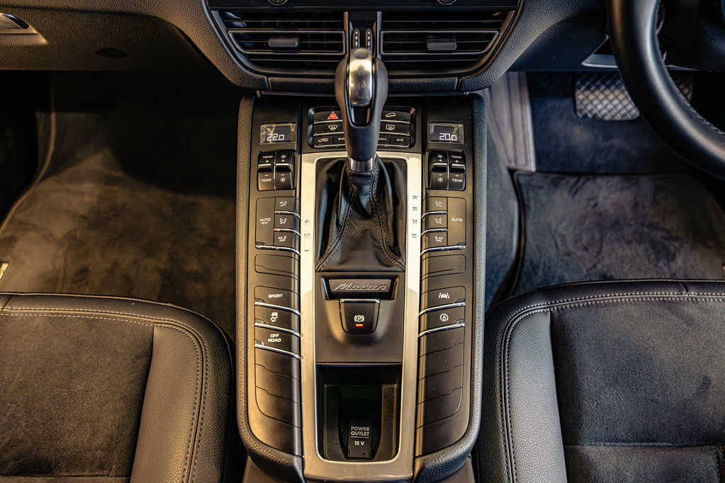 PORSCHE MACAN MACAN - 8