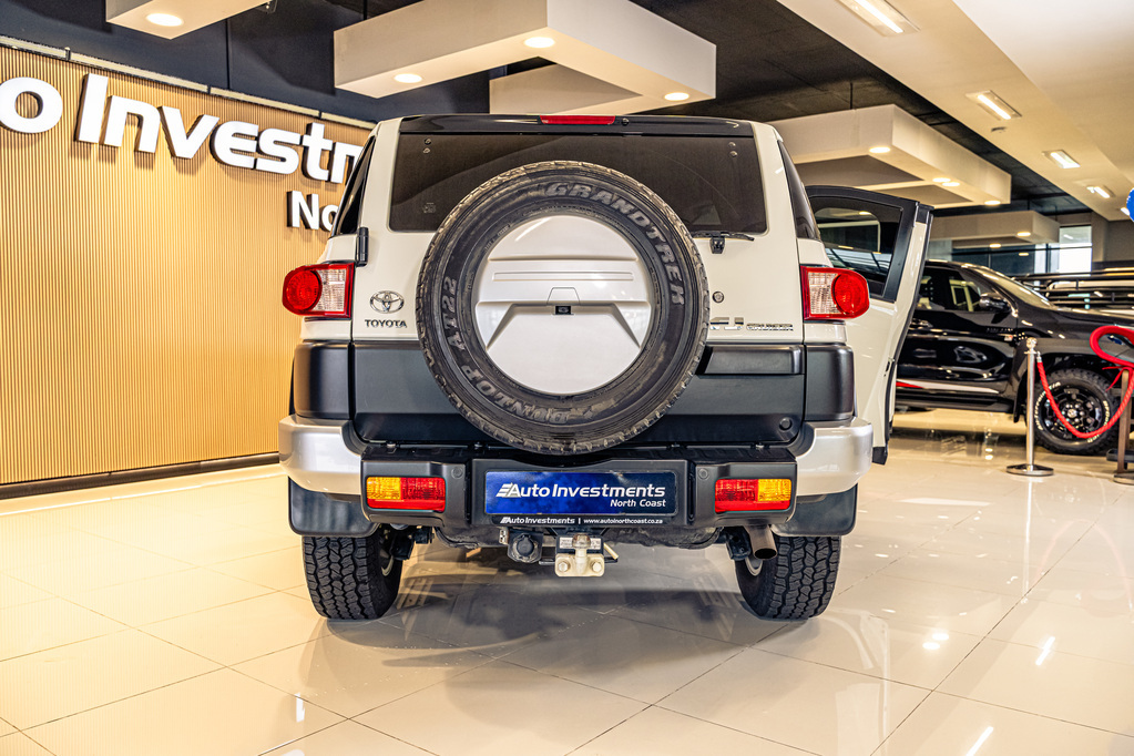 TOYOTA LANDCRUISER L/CRUISER FJ 4.0 V6 CRUISER