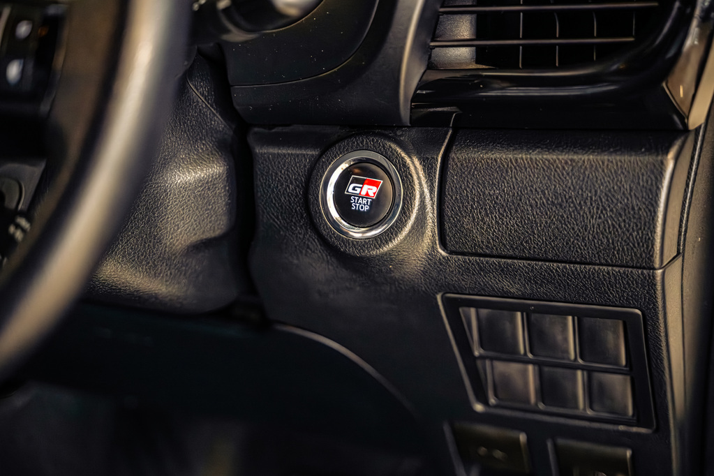 TOYOTA HILUX HILUX 2.8 GD-6 GR-S 4X4 A/T P/U D/C