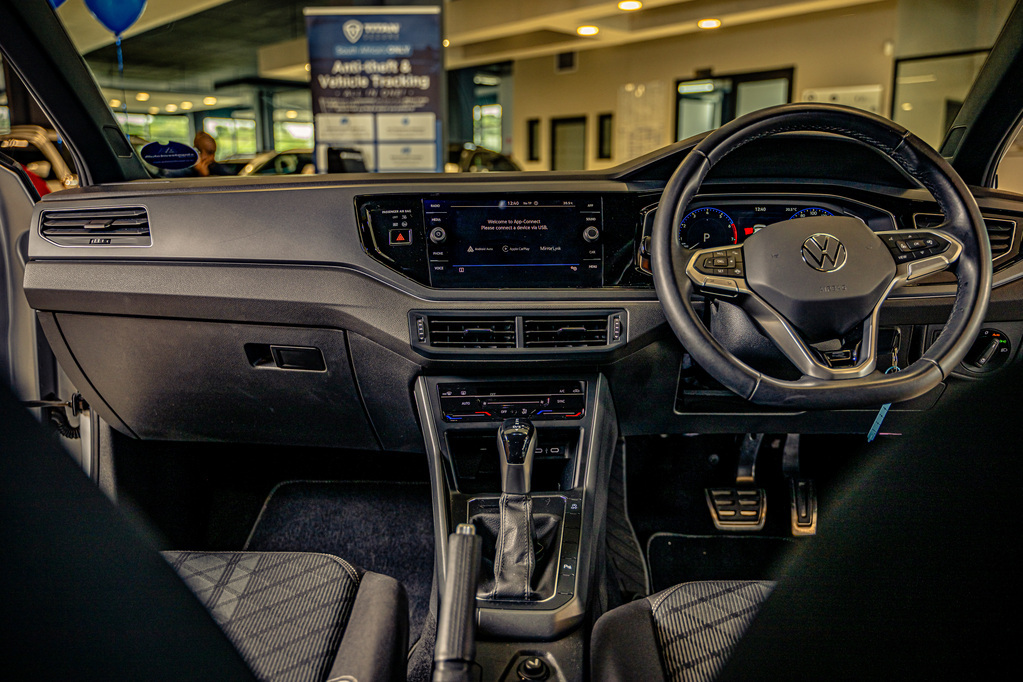 VOLKSWAGEN POLO POLO 1.0 TSI R-LINE DSG