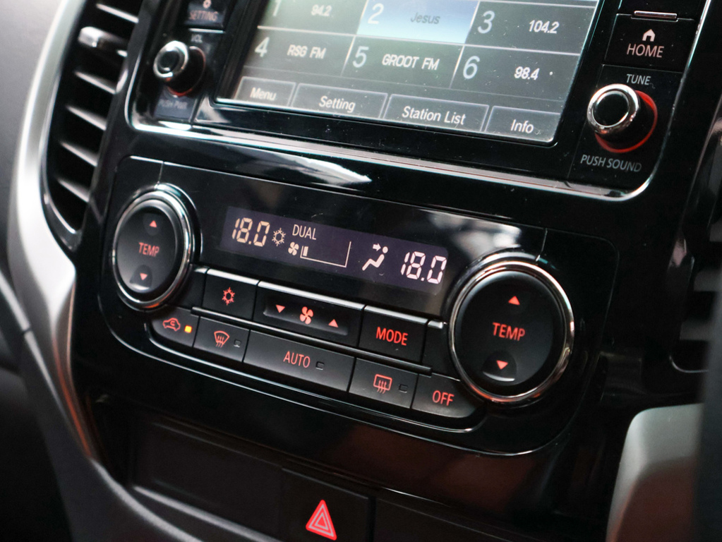 MITSUBISHI TRITON TRITON 2.4 Di-DC 4X4 P/U D/C - 12