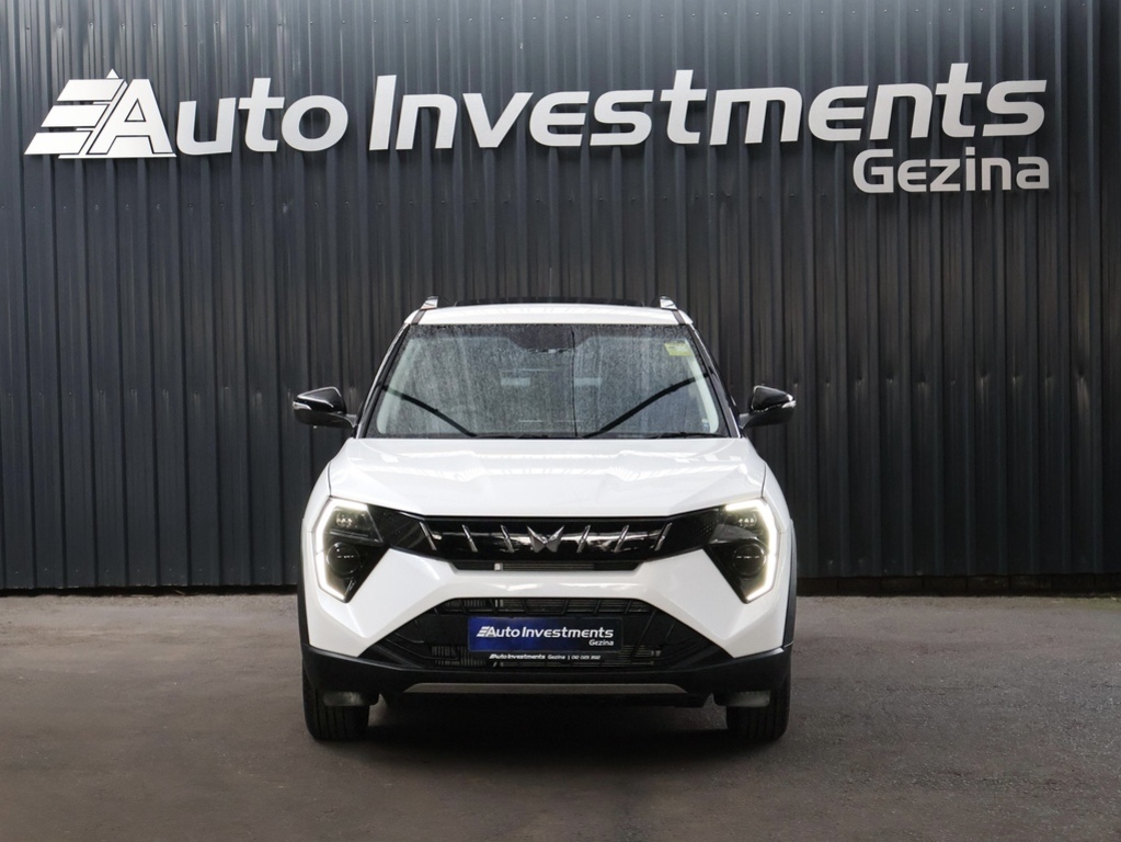 MAHINDRA XUV3XO XUV3XO 1.2T AX5 A/T