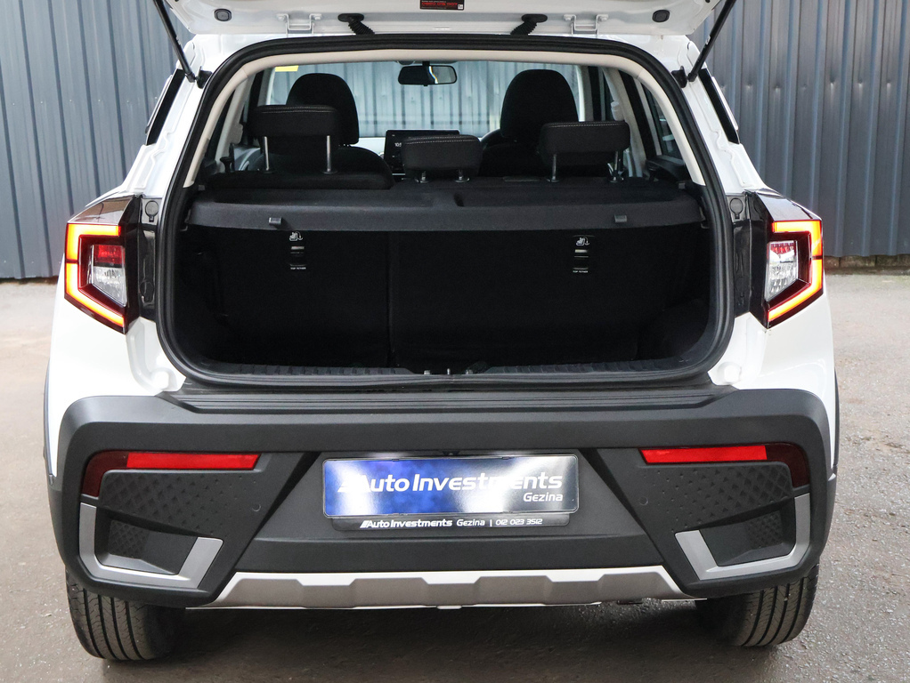 MAHINDRA XUV3XO XUV3XO 1.2T AX5 A/T