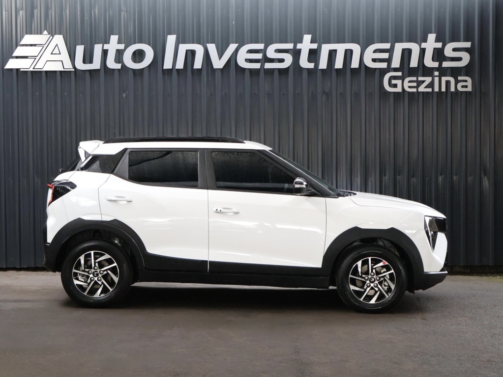 MAHINDRA XUV3XO XUV3XO 1.2T AX5 A/T