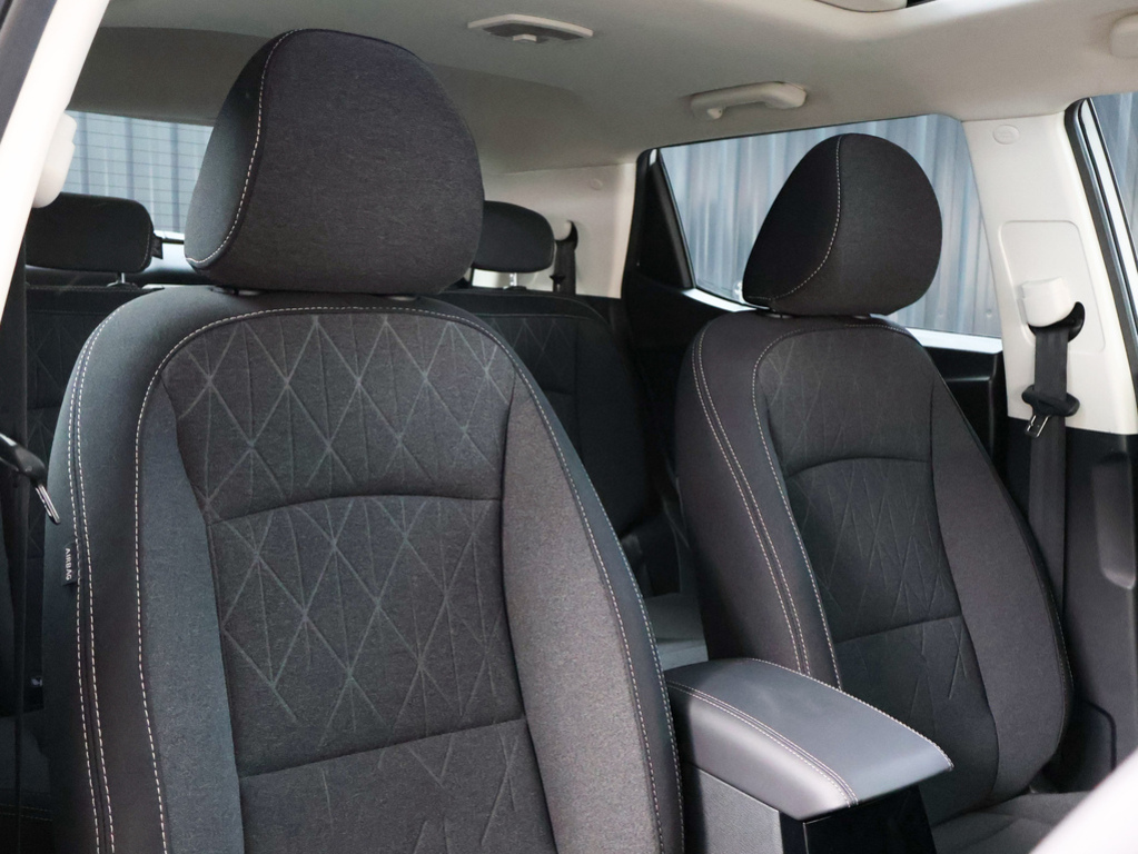 MAHINDRA XUV3XO XUV3XO 1.2T AX5 A/T