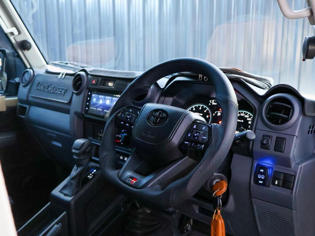 TOYOTA LAND CRUISER 79 LAND CRUISER 79 2.8 GD-6 P/U D/C A/T - 16