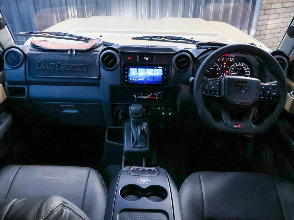 TOYOTA LAND CRUISER 79 LAND CRUISER 79 2.8 GD-6 P/U D/C A/T - 4