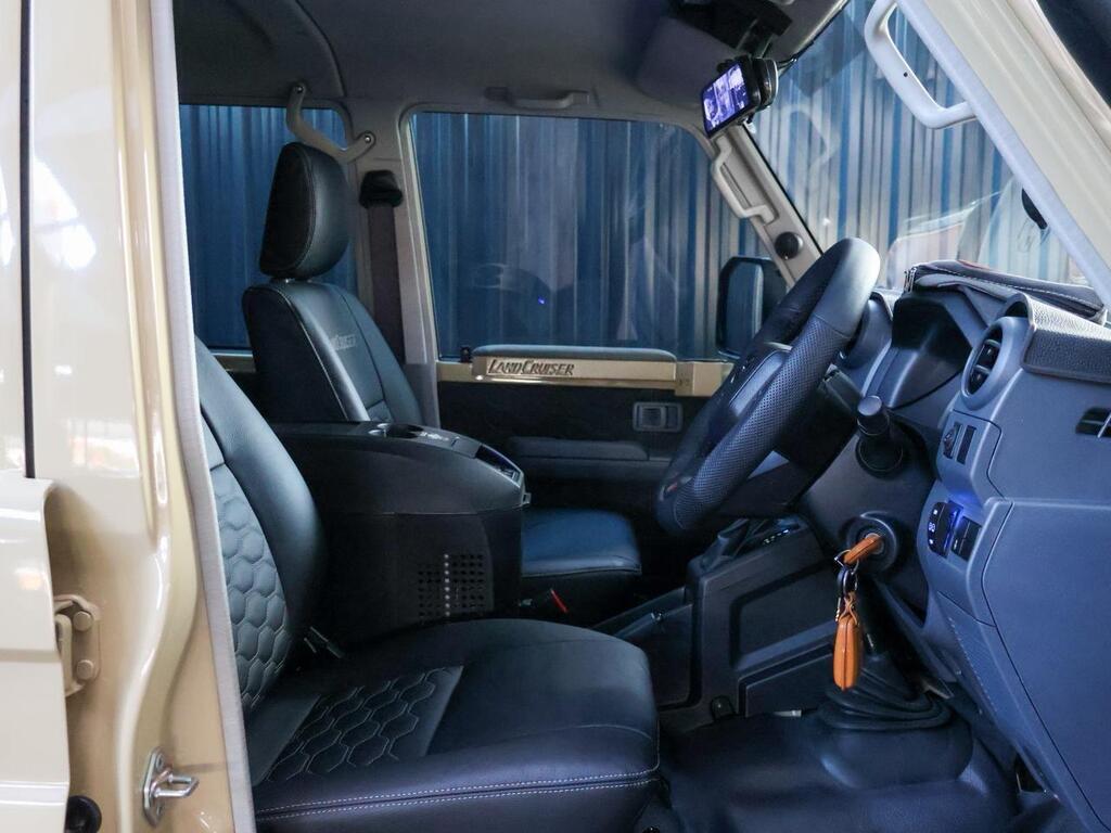 TOYOTA LAND CRUISER 79 LAND CRUISER 79 2.8 GD-6 P/U D/C A/T - 7