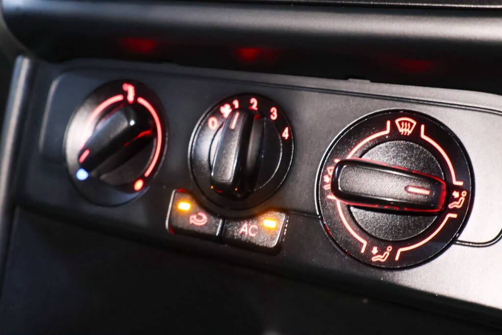 VOLKSWAGEN POLO VIVO POLO VIVO 1.4 TRENDLINE (5DR) - 14