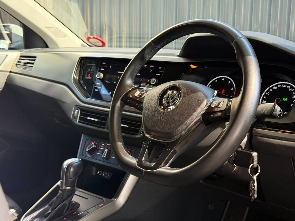 VOLKSWAGEN POLO POLO 1.0 TSI COMFORTLINE DSG - 17