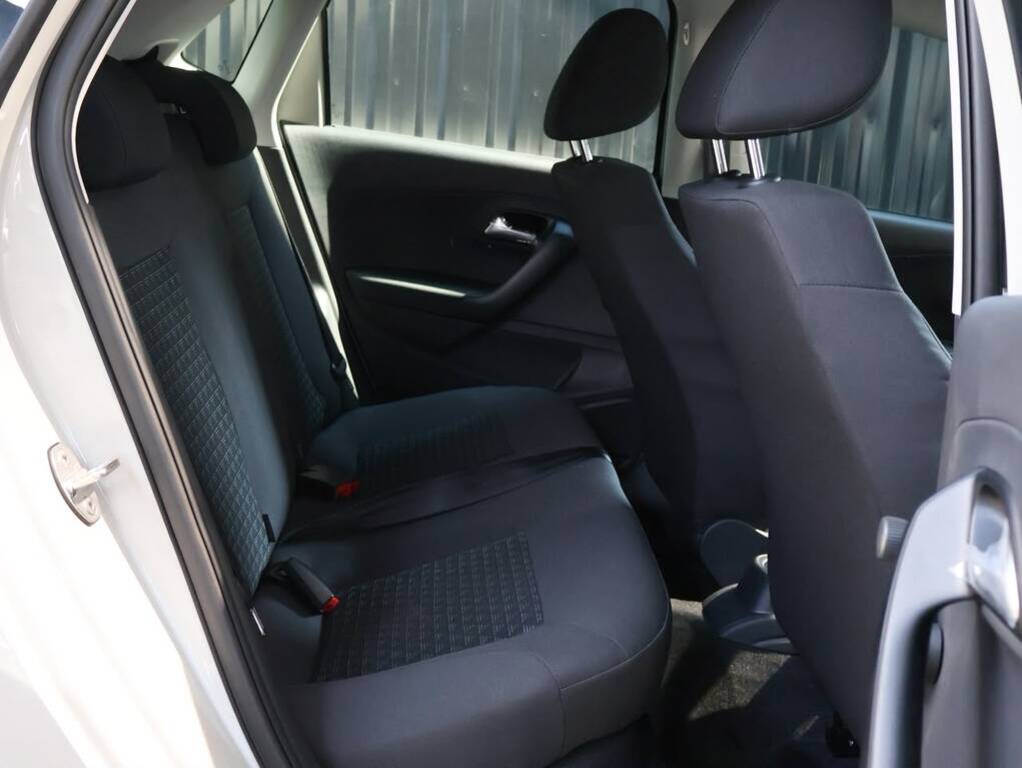 VOLKSWAGEN Polo Vivo POLO VIVO 1.4 (5DR)