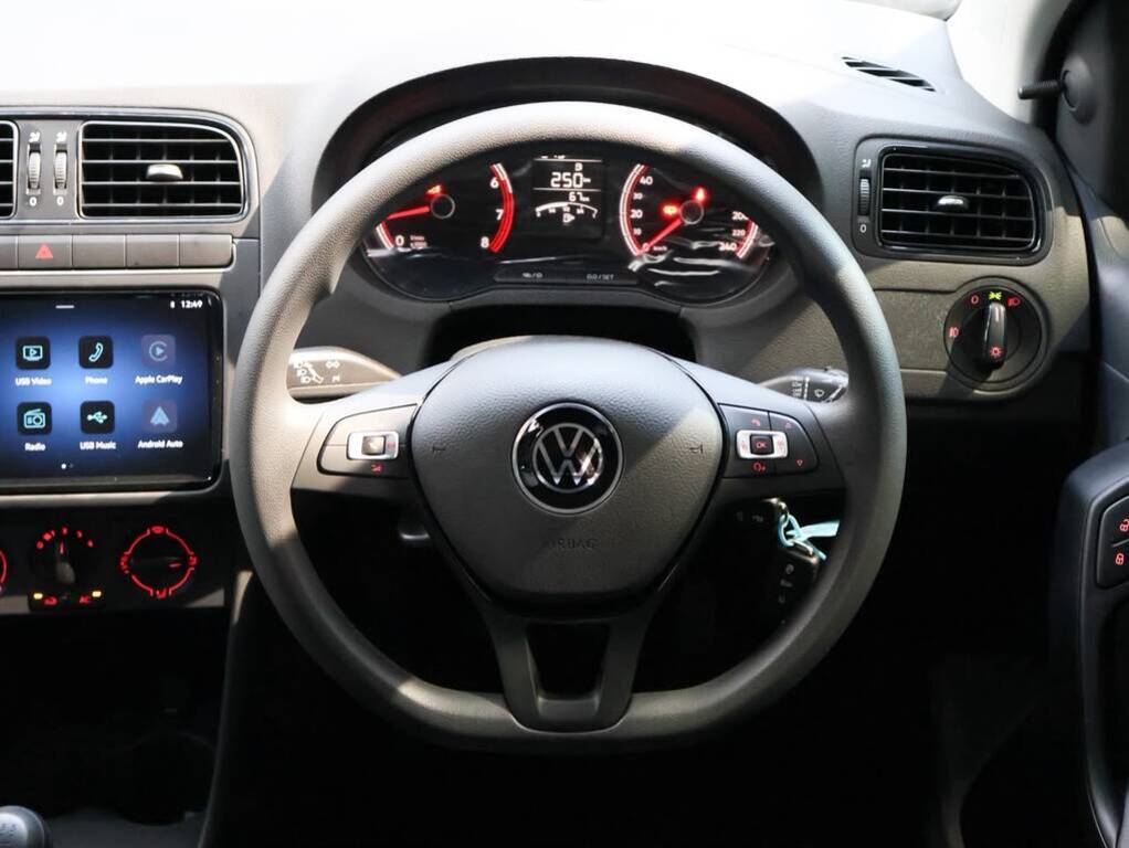 VOLKSWAGEN Polo Vivo POLO VIVO 1.4 (5DR)