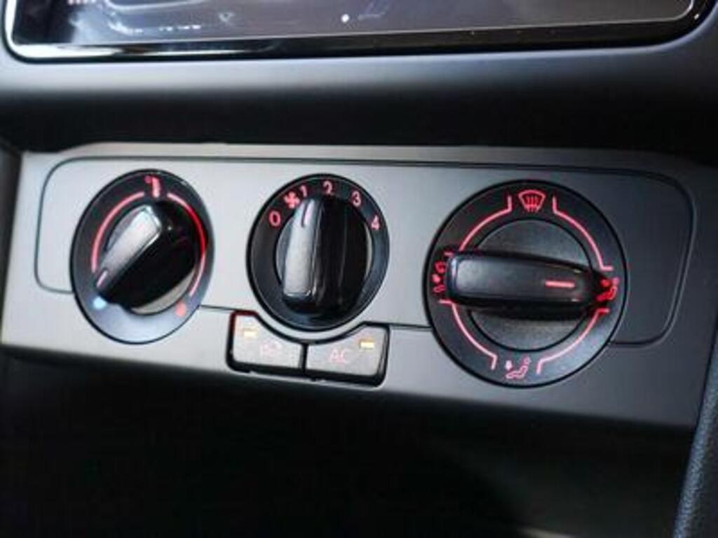 VOLKSWAGEN Polo Vivo POLO VIVO 1.4 LIFE (5DR) - 17