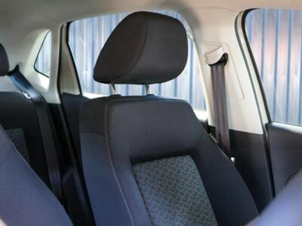 VOLKSWAGEN Polo Vivo POLO VIVO 1.4 LIFE (5DR) - 2