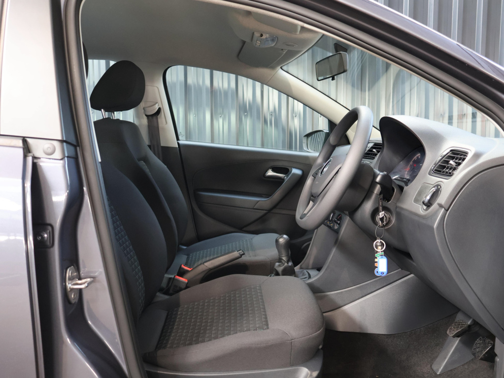 VOLKSWAGEN POLO VIVO POLO VIVO 1.4 (5DR)