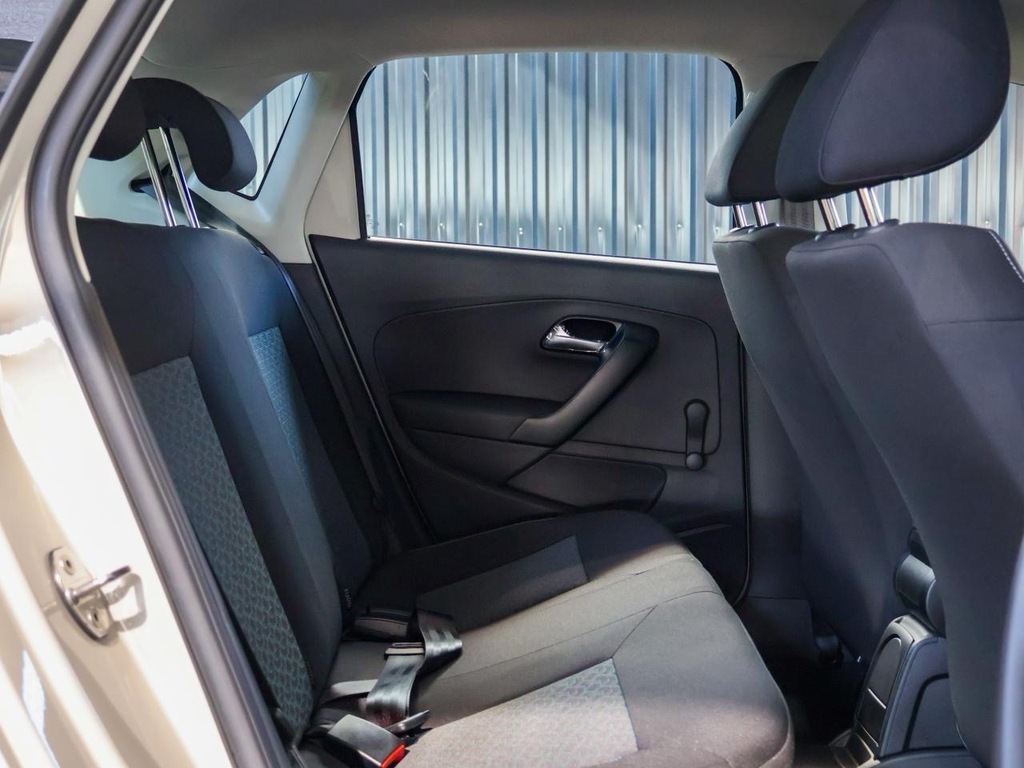 VOLKSWAGEN POLO VIVO POLO VIVO 1.4 LIFE (5DR) - 11