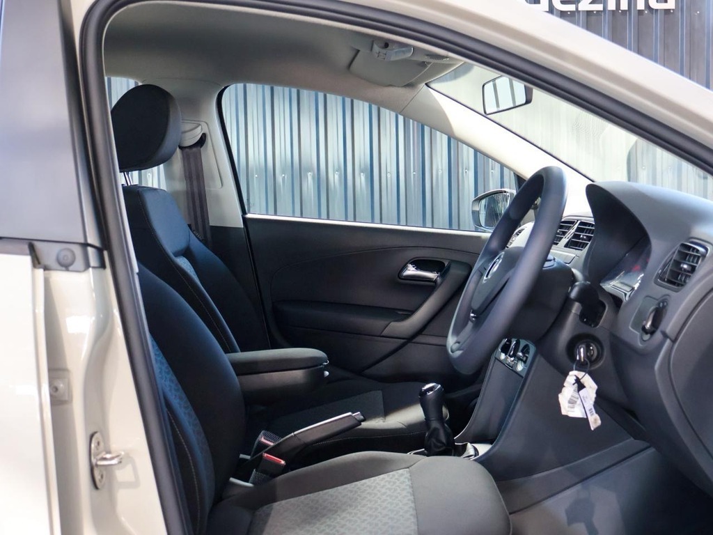 VOLKSWAGEN POLO VIVO POLO VIVO 1.4 LIFE (5DR) - 9