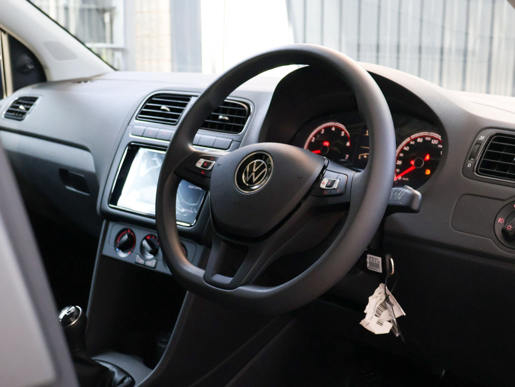 VOLKSWAGEN POLO VIVO POLO VIVO 1.4 LIFE (5DR) - 11