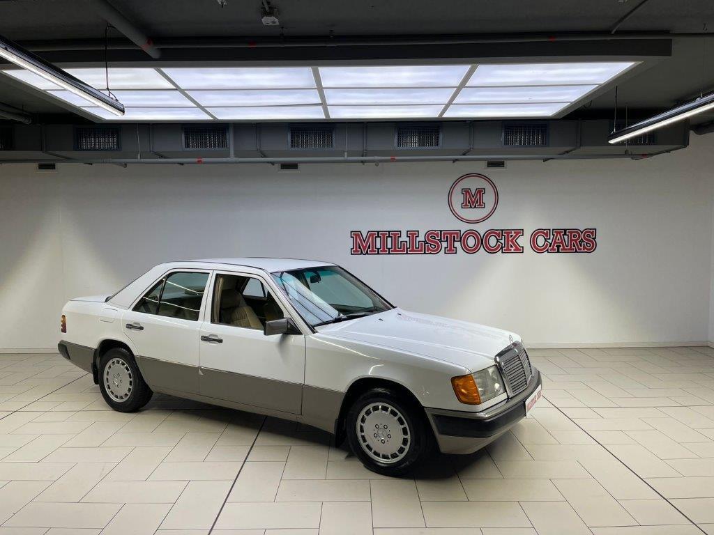 1991 MERCEDES-BENZ W124 SHAPE SEDAN for sale on 5DayDeals South Africa