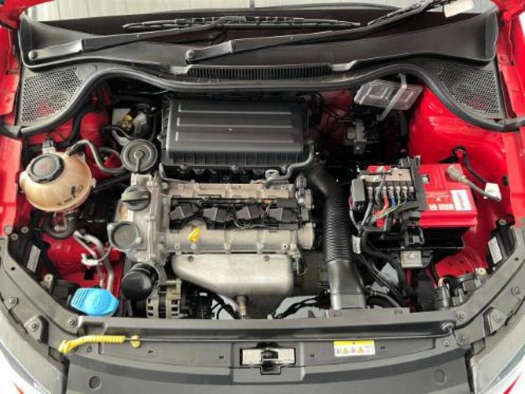 VOLKSWAGEN POLO VIVO POLO VIVO 1.4 COMFORTLINE (5DR)