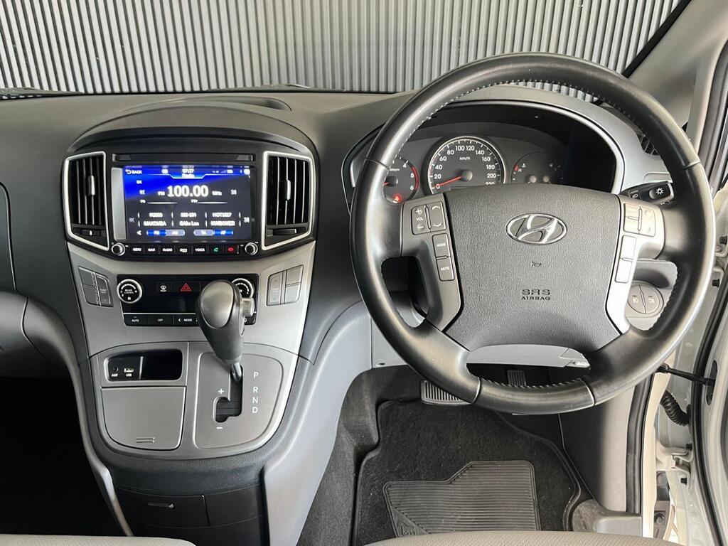 HYUNDAI H-1 H1 2.5 CRDi ELITE A/T (12 SEAT) - 10