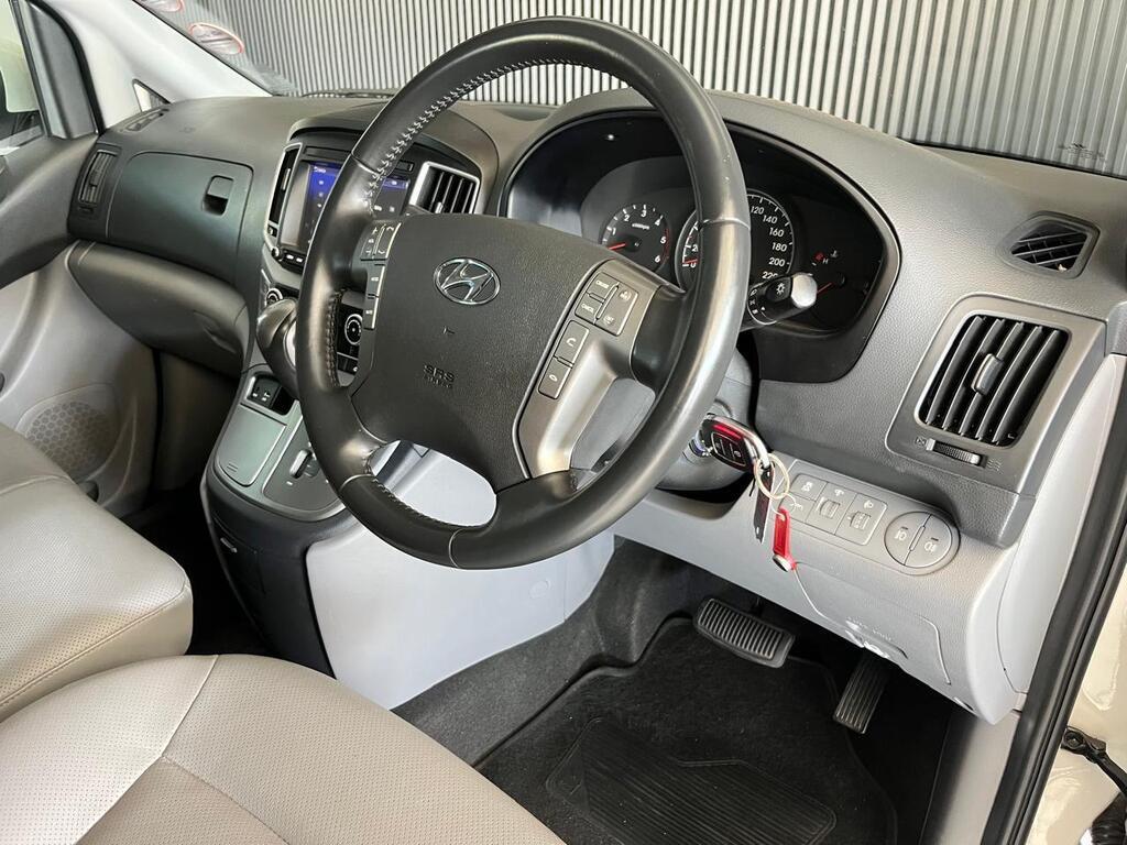 HYUNDAI H-1 H1 2.5 CRDi ELITE A/T (12 SEAT) - 11