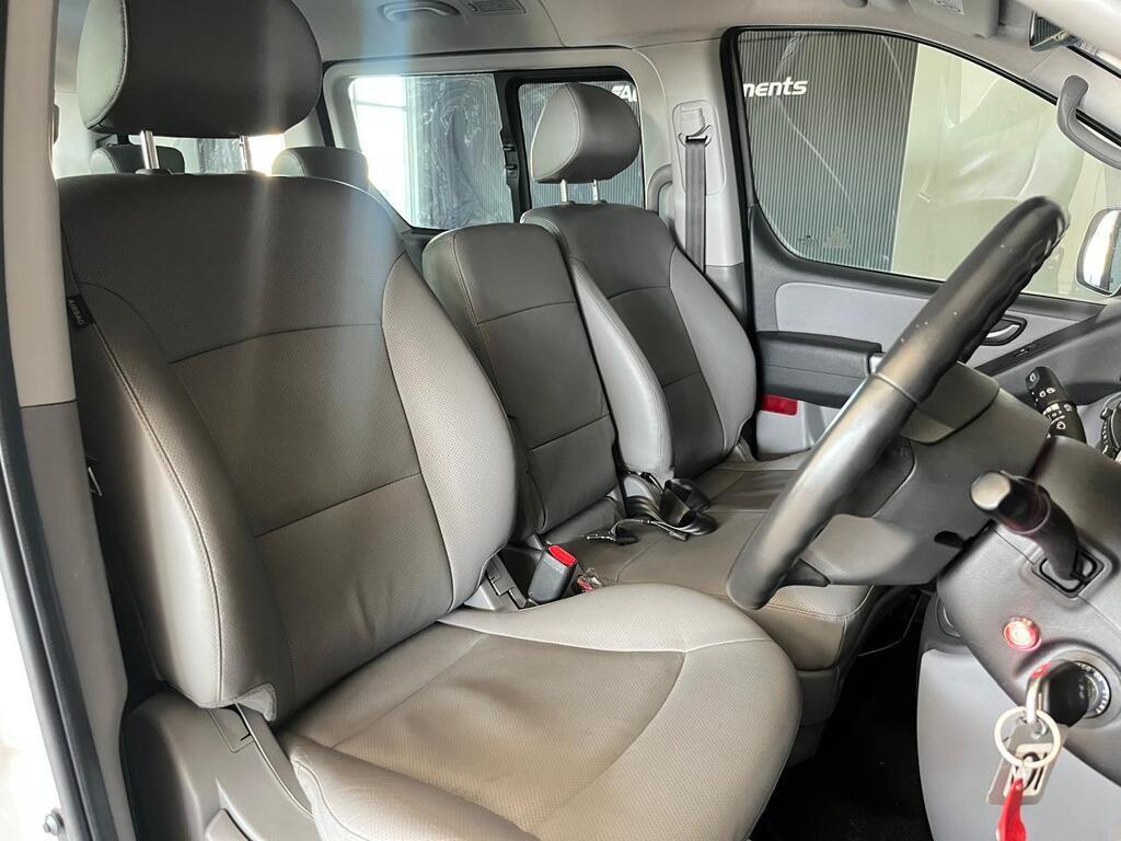 HYUNDAI H-1 H1 2.5 CRDi ELITE A/T (12 SEAT) - 8