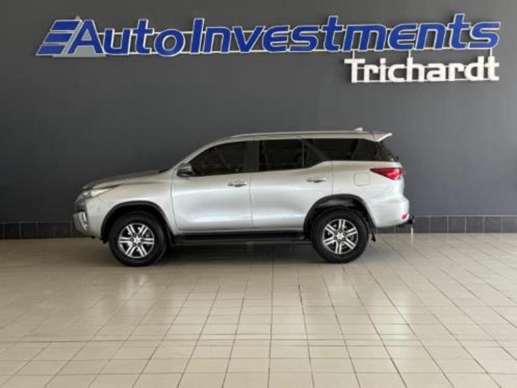 TOYOTA FORTUNER FORTUNER 2.4GD-6 4X4 A/T