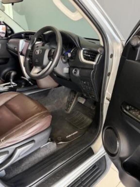 TOYOTA FORTUNER FORTUNER 2.4GD-6 4X4 A/T